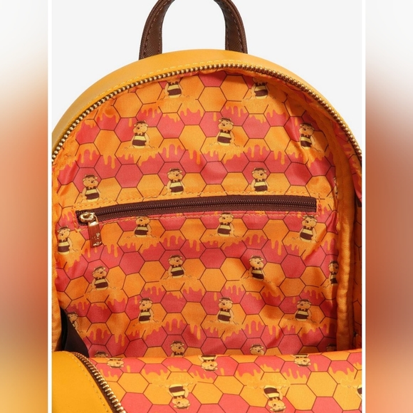 NWT Winnie the Pooh loungefly bag - Picture 5 of 5